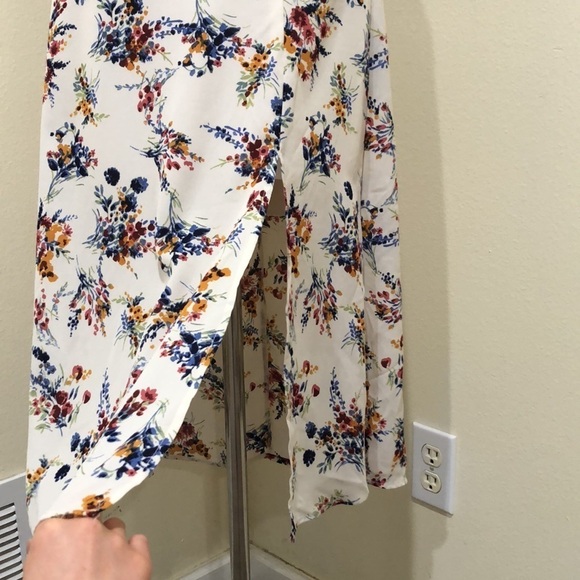 Nordstrom Row A Midi Dress Size Medium Cream Floral Print Flutter Sleeve - Picture 4 of 11